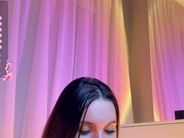 girl
        lorettadunnell cam image #5930728