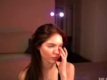 girl
        shiningstarrr cam image #6312261
