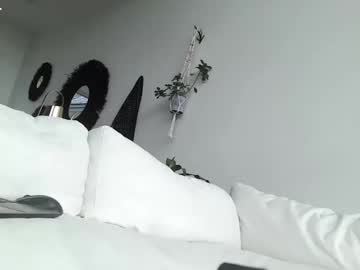 couple
        thighgap1626 cam image #4419083