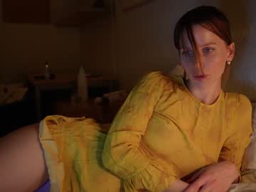 girl
        ellaa91 cam image #275022