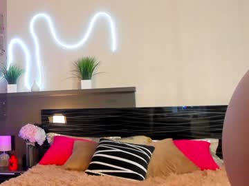girl
        oliviabr0wn cam image #4366920