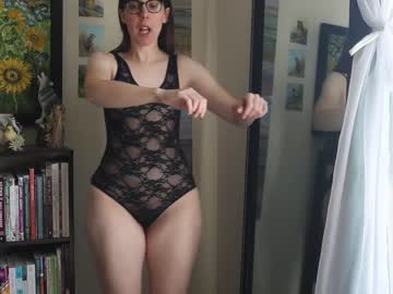 girl
        ellynaomi cam image #2373039