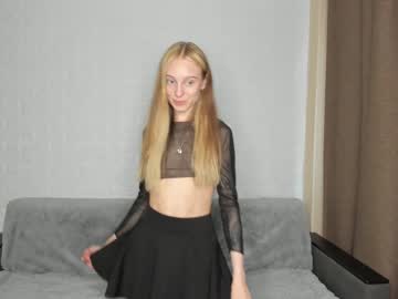 girl
        sandra_buika cam image #1799461