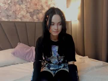 girl
        irisbroyn cam image #2337811