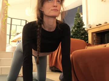 girl
        yulladao cam image #5560630