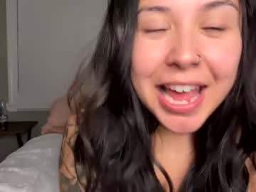 girl Nude Cam Girls Playing Games with juicy_latina96