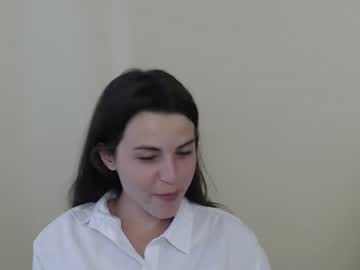 girl
        chamomile19 cam image #1969631