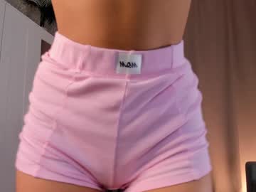 girl
        loney__tunes cam image #4765010