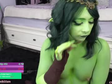 girl
        crimsonkitten cam image #5387695
