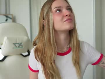 girl
        cyberheart_ cam image #6523238