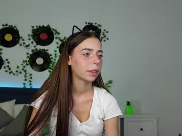 girl
        versace_goldd_ cam image #2005621