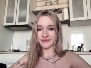 girl
        crrystalluna cam image #2369821