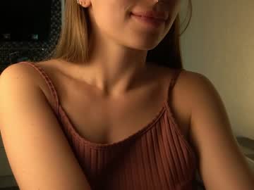 girl
        2girls_1dream cam image #1735525