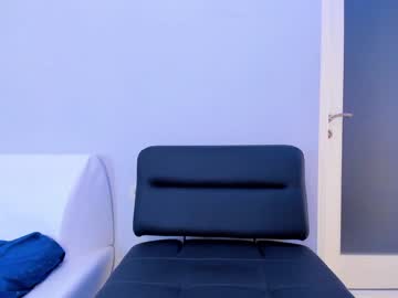 girl
        kittycaitlin cam image #1895364