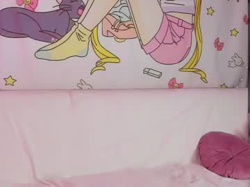 girl
        yumi_uwu cam image #641510