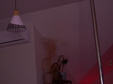 girl
        toxl cam image #2920284
