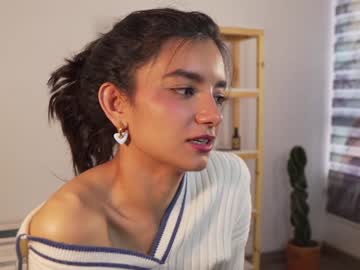 girl
        urcutelinda cam image #4313230