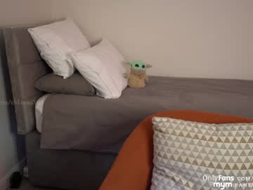 girl
        chloewildd cam image #4384631