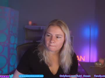 girl
        asiri_ocean cam image #2551774