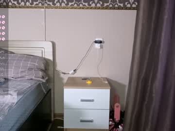 couple
        oneo_ cam image #3276922