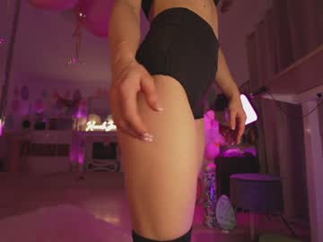 girl
        hannahjames710 cam image #3813188