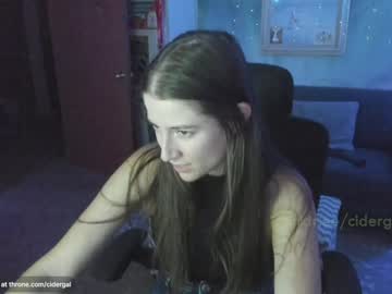 girl
        cidergal69 cam image #5199340