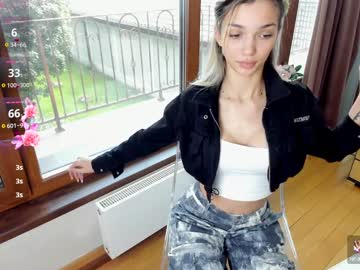 girl
        sassyt33n cam image #6826915