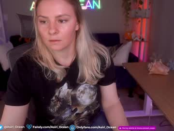 girl
        asiri_ocean cam image #3343403