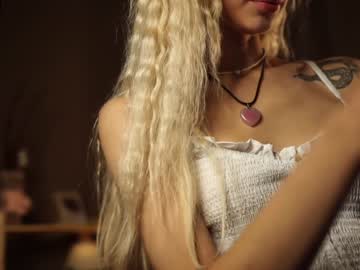 girl
        cuteelsa_ cam image #2336056