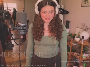 girl
        emersoncane cam image #1339989