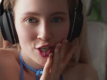 girl
        sonyaericsson cam image #3932519