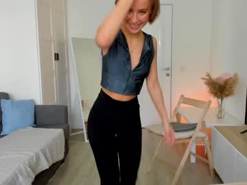 girl
        elannand cam image #4316823