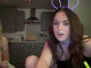girl
        skylamayx cam image #2532336