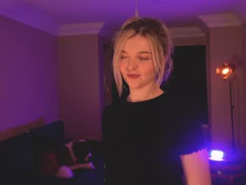 girl
        lucydelovely cam image #3258785