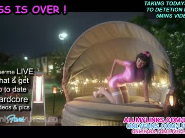 girl
        livecleo cam image #2592978