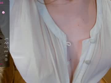 girl
        maryrogersa cam image #2423405