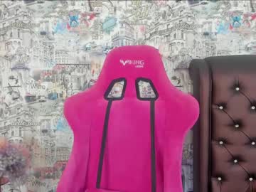 girl
        angelina_new cam image #2483853