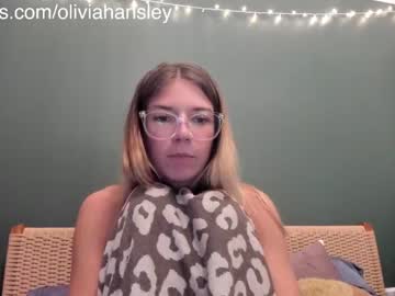 girl
        oliviahansleyy cam image #4250587