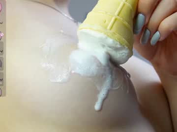 girl
        molly__meow cam image #4191657