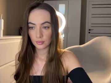 girl
        emily_shak cam image #898283