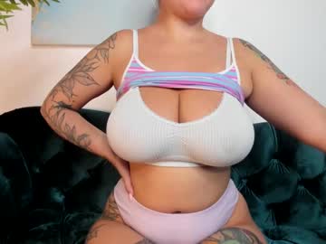 girl
        elliy_coy cam image #1732928