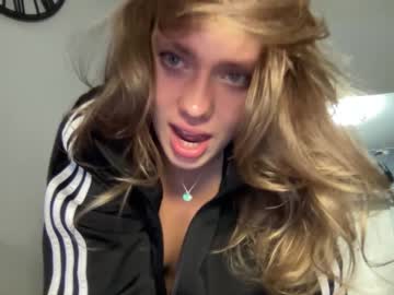 girl
        angel_from_sky cam image #4375470