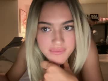 girl
        ellaxxrose cam image #5623184