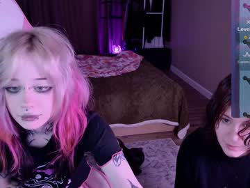 girl
        lollyshy__ cam image #5881142