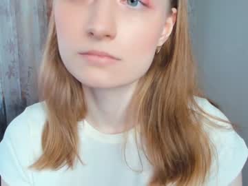 girl
        meand_you cam image #2218724