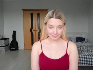 girl
        belle_ellie cam image #1955236