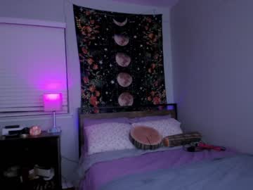girl
        alice_moonstone cam image #618986