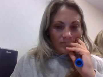 girl
        livydune cam image #6449842