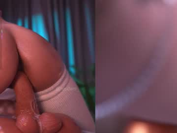 girl
        nicdani_1 cam image #6657670