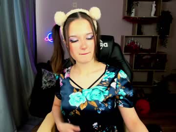 girl
        elisa_kimm cam image #639923